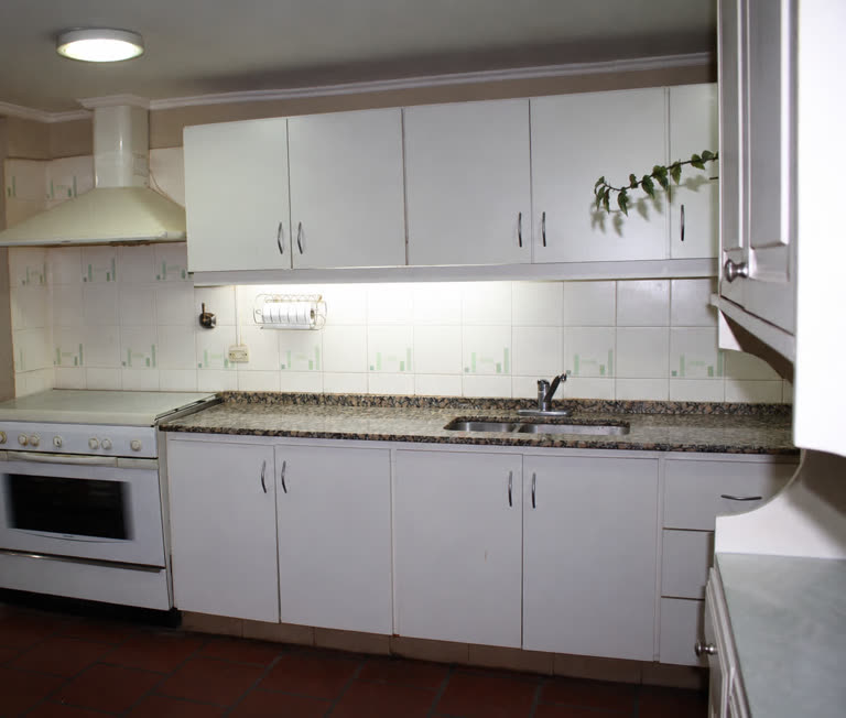 La cocina de los padres de Mariela ya pintada, hace aproximadamente 25 años